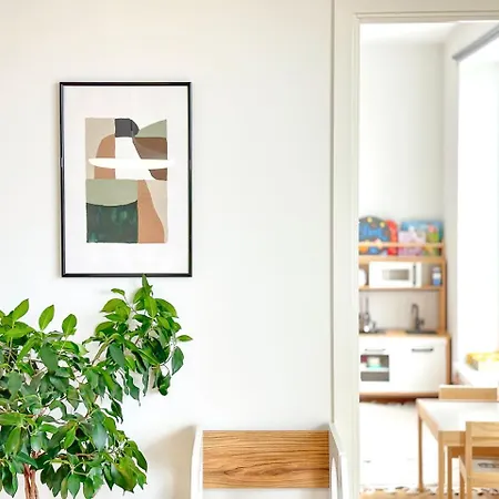Modern With Amazing Views 아파트 *