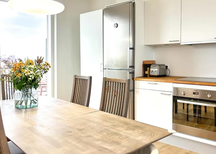 Modern With Amazing Views 아파트