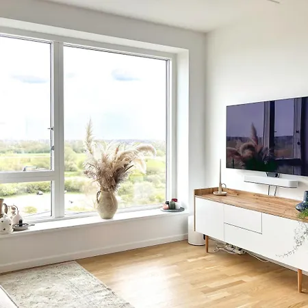 Modern With Amazing Views *